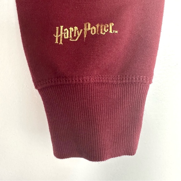 H&M Harry Potter Maroon Hoodie with Gold Print Platform 9 3/4 Cotton Blend - Picture 6 of 7